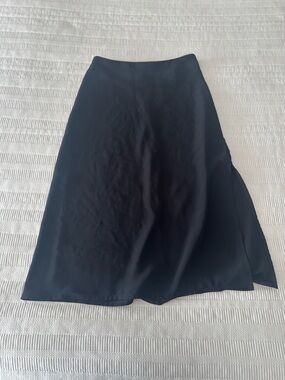 Brandy Melville Classic Black Midi Skirt
